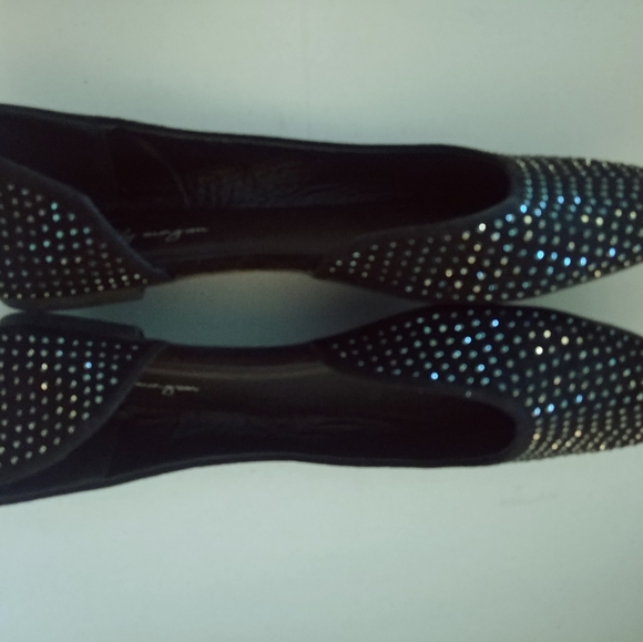 Lilly Morgan Stylish Flats - Picture 2 of 3